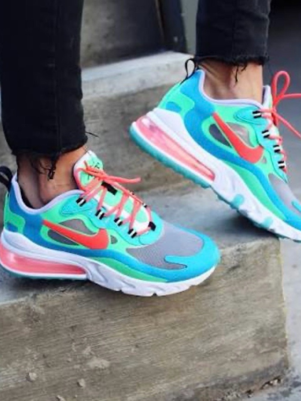 Nike Air Max 270 React Size 9
